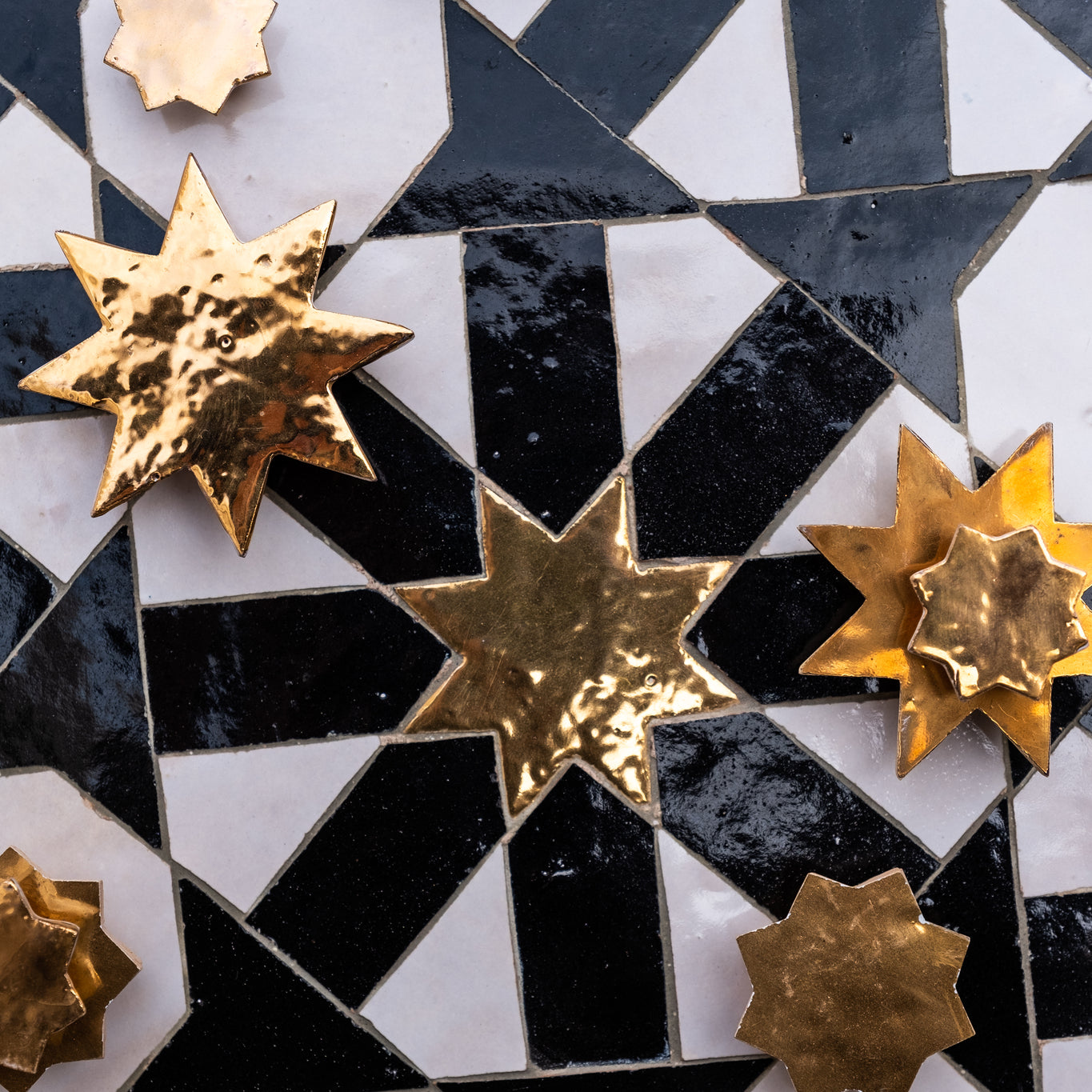 Aït Manos sublimates the world of zellige with grace and elegance